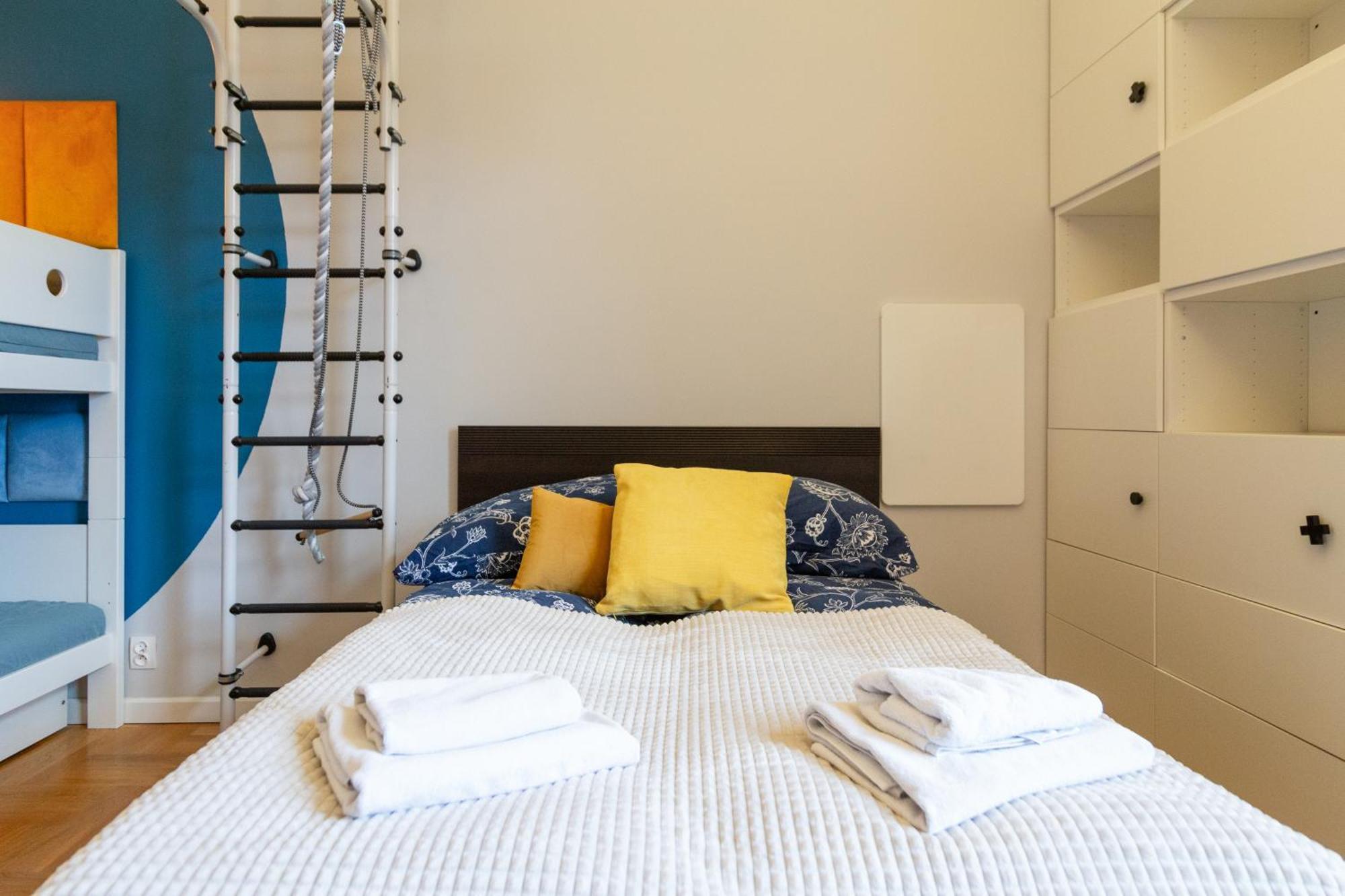 Legend. Wawel Castle Premium Apartment Krakau